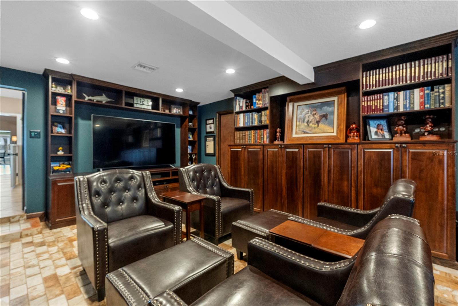2622 LAKE HOWELL LN