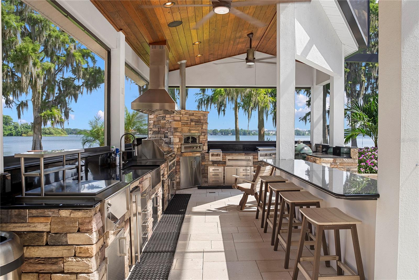 2622 LAKE HOWELL LN