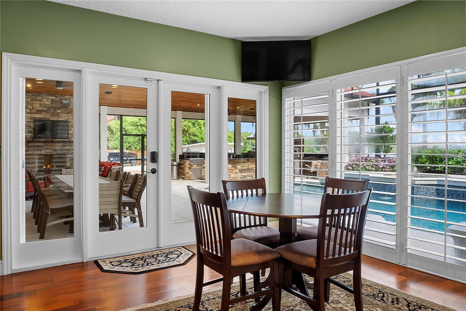 2622 LAKE HOWELL LN
