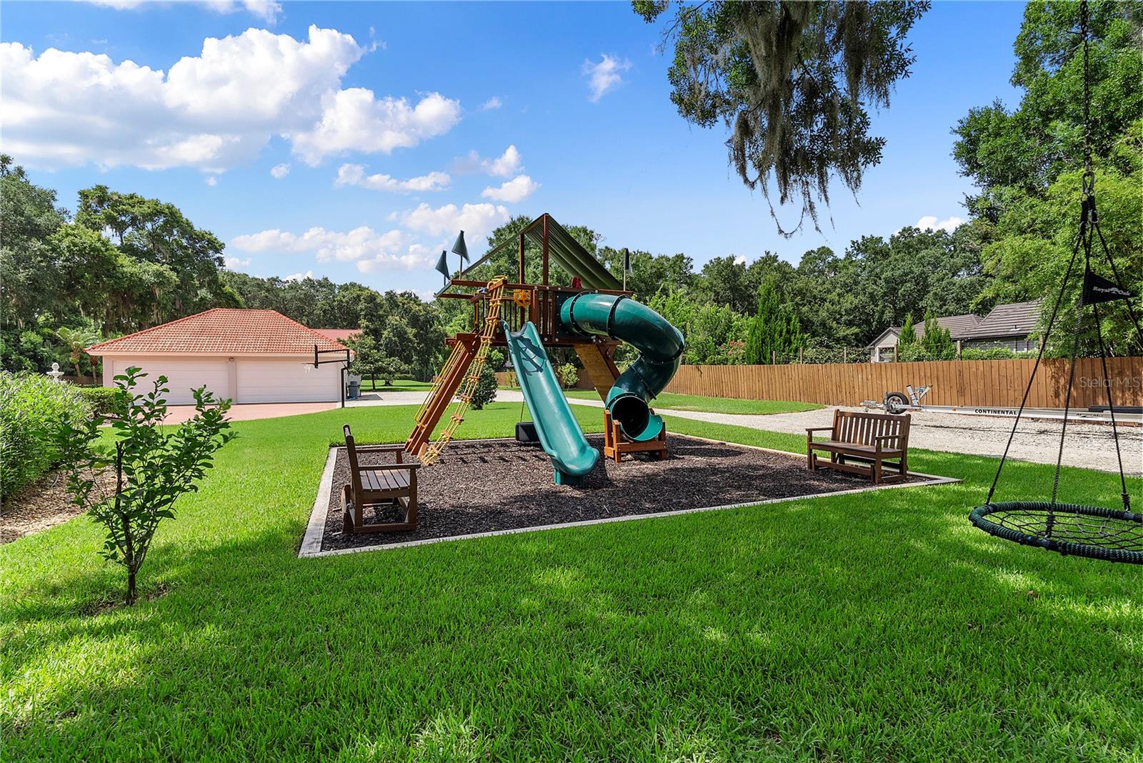 2622 LAKE HOWELL LN