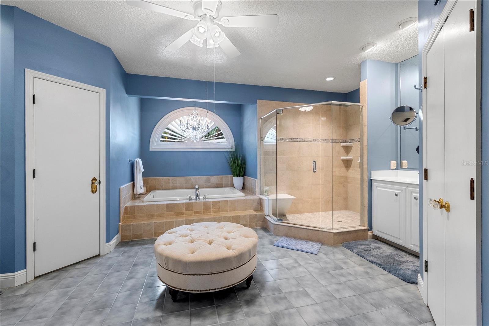 2622 LAKE HOWELL LN