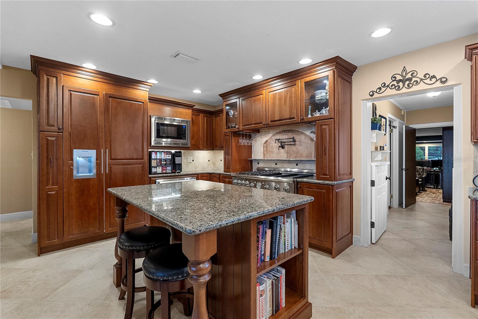 2622 LAKE HOWELL LN