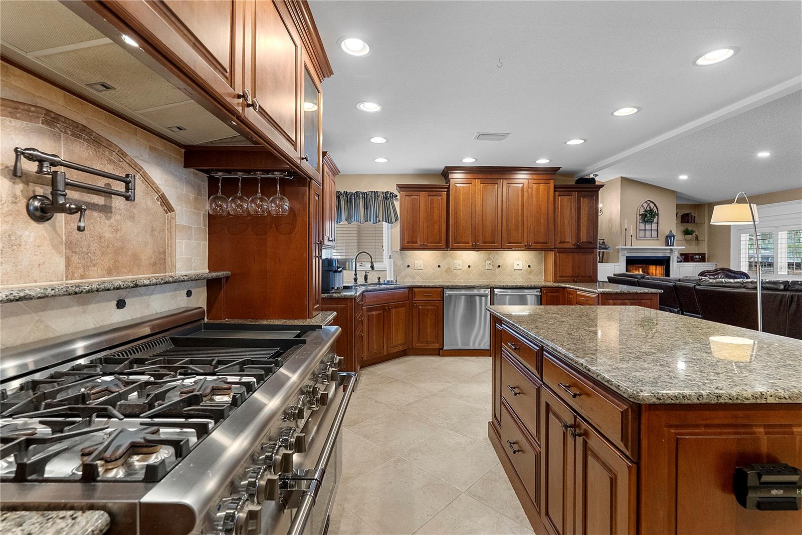 2622 LAKE HOWELL LN