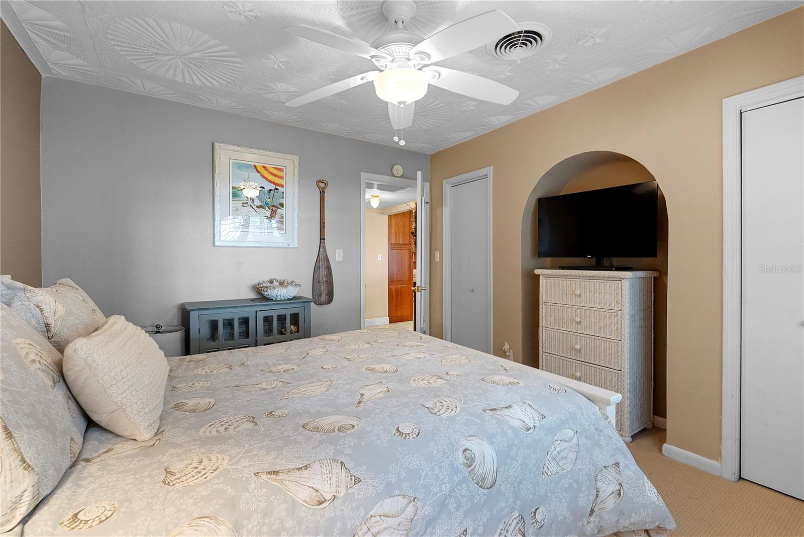 2622 LAKE HOWELL LN