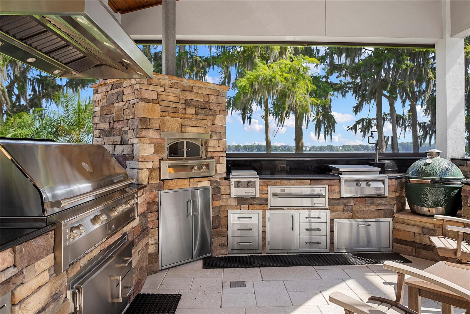 2622 LAKE HOWELL LN