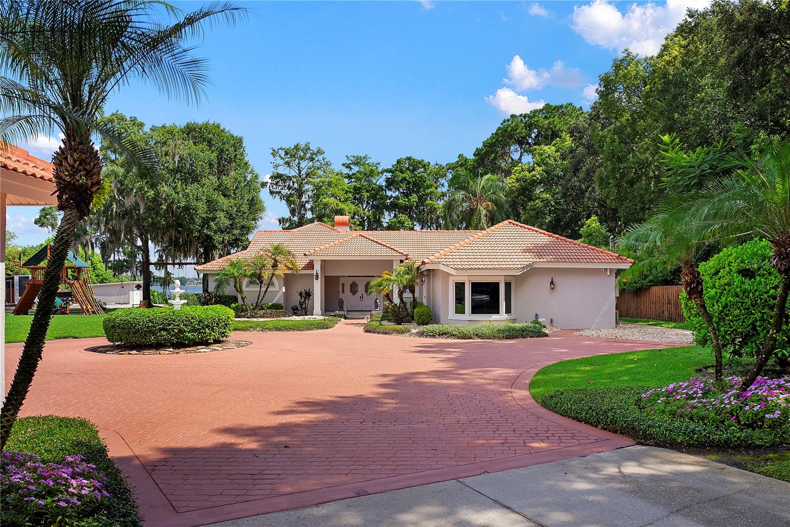 2622 LAKE HOWELL LN