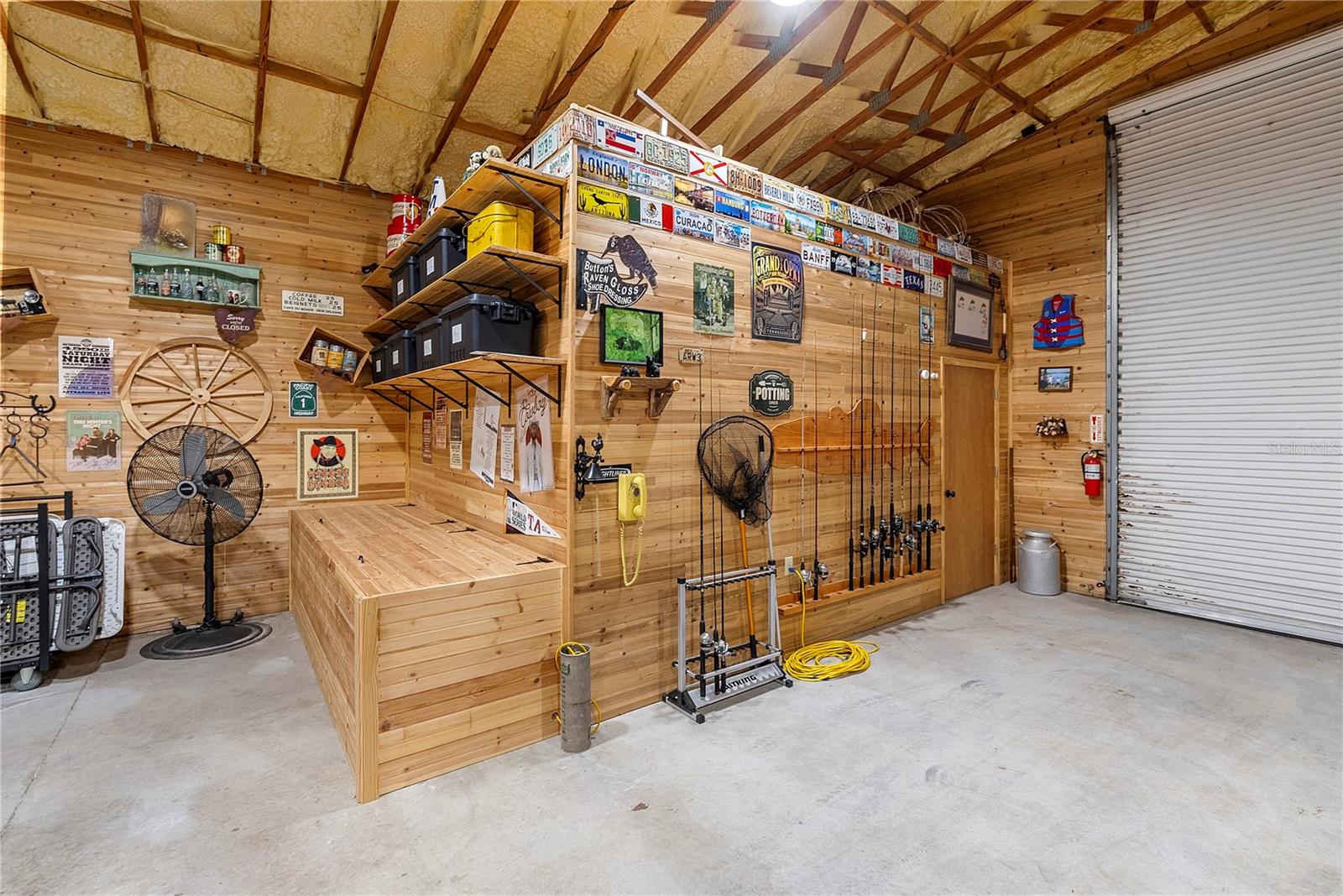 2622 LAKE HOWELL LN