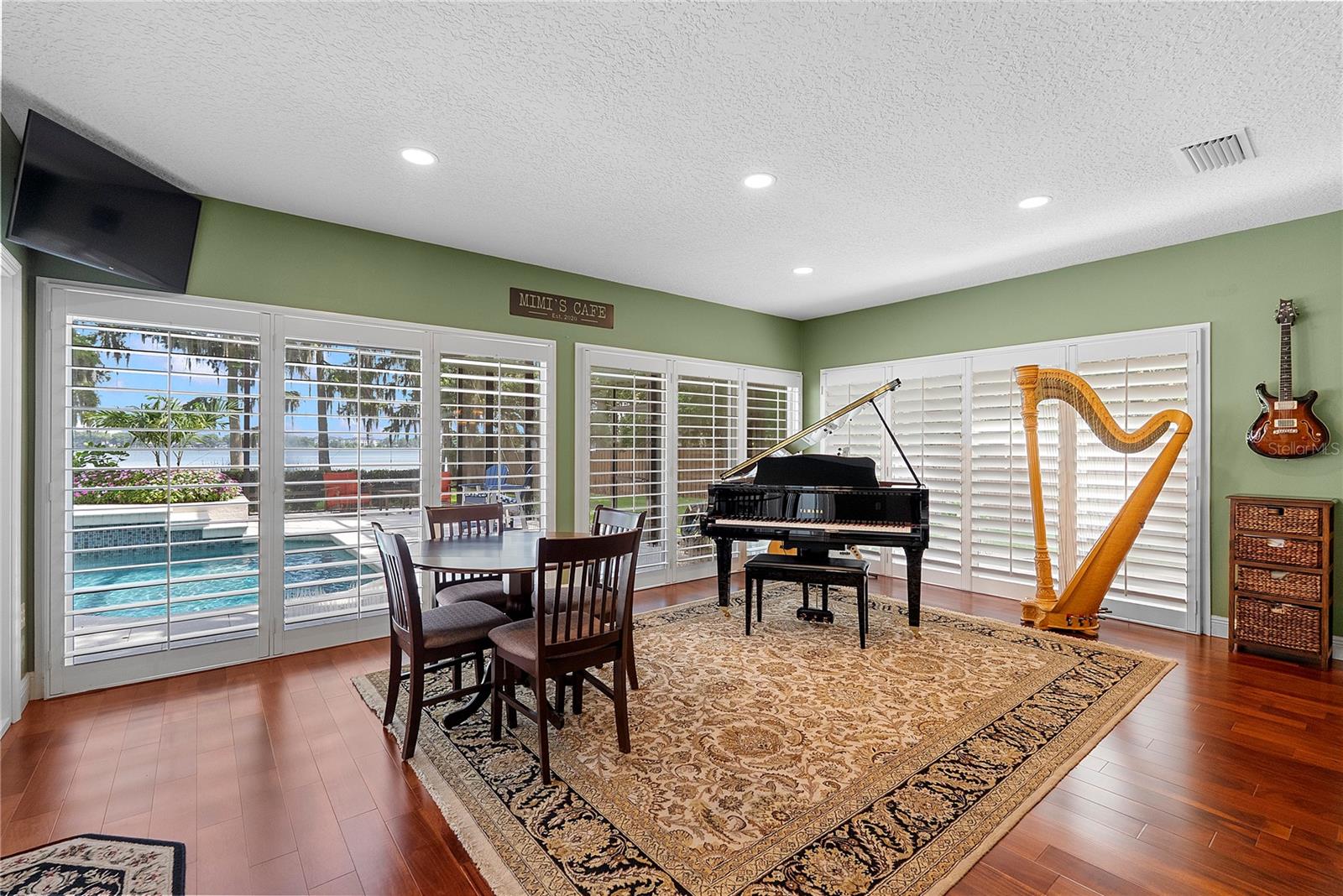 2622 LAKE HOWELL LN