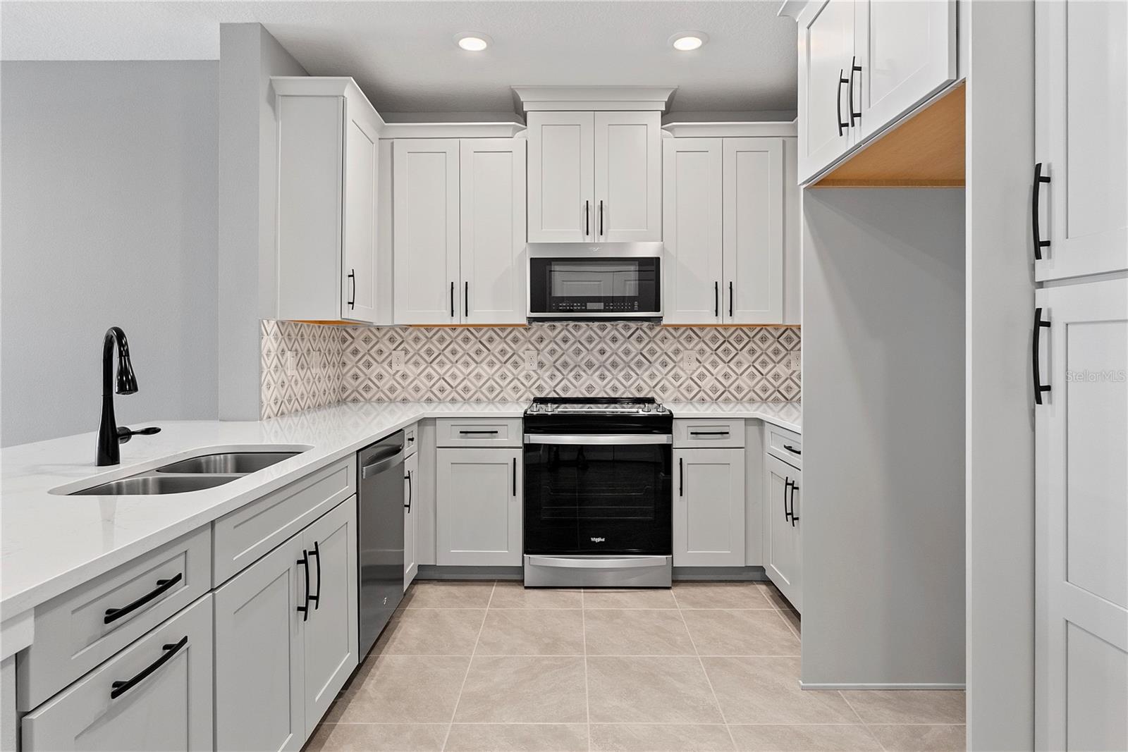 7557 LAUREATE BLVD #6401
