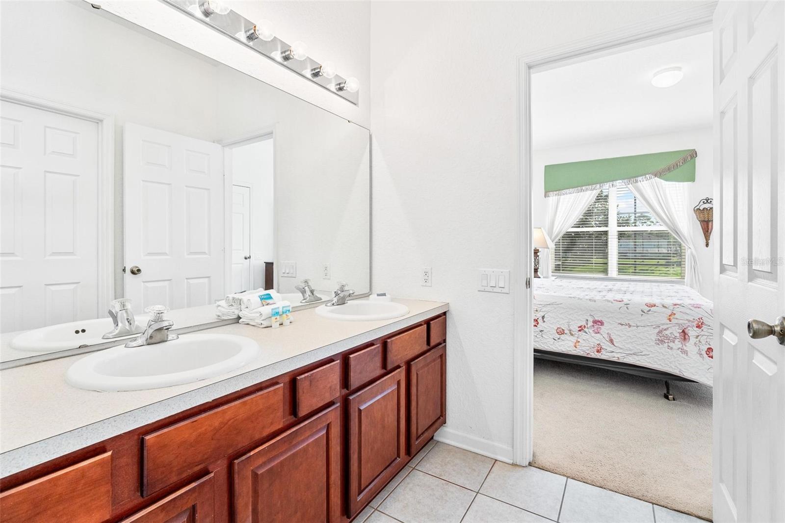 7795 BASNETT CIR