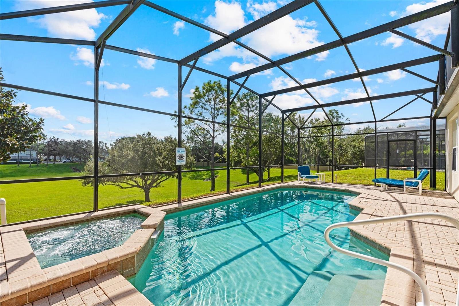 7795 BASNETT CIR
