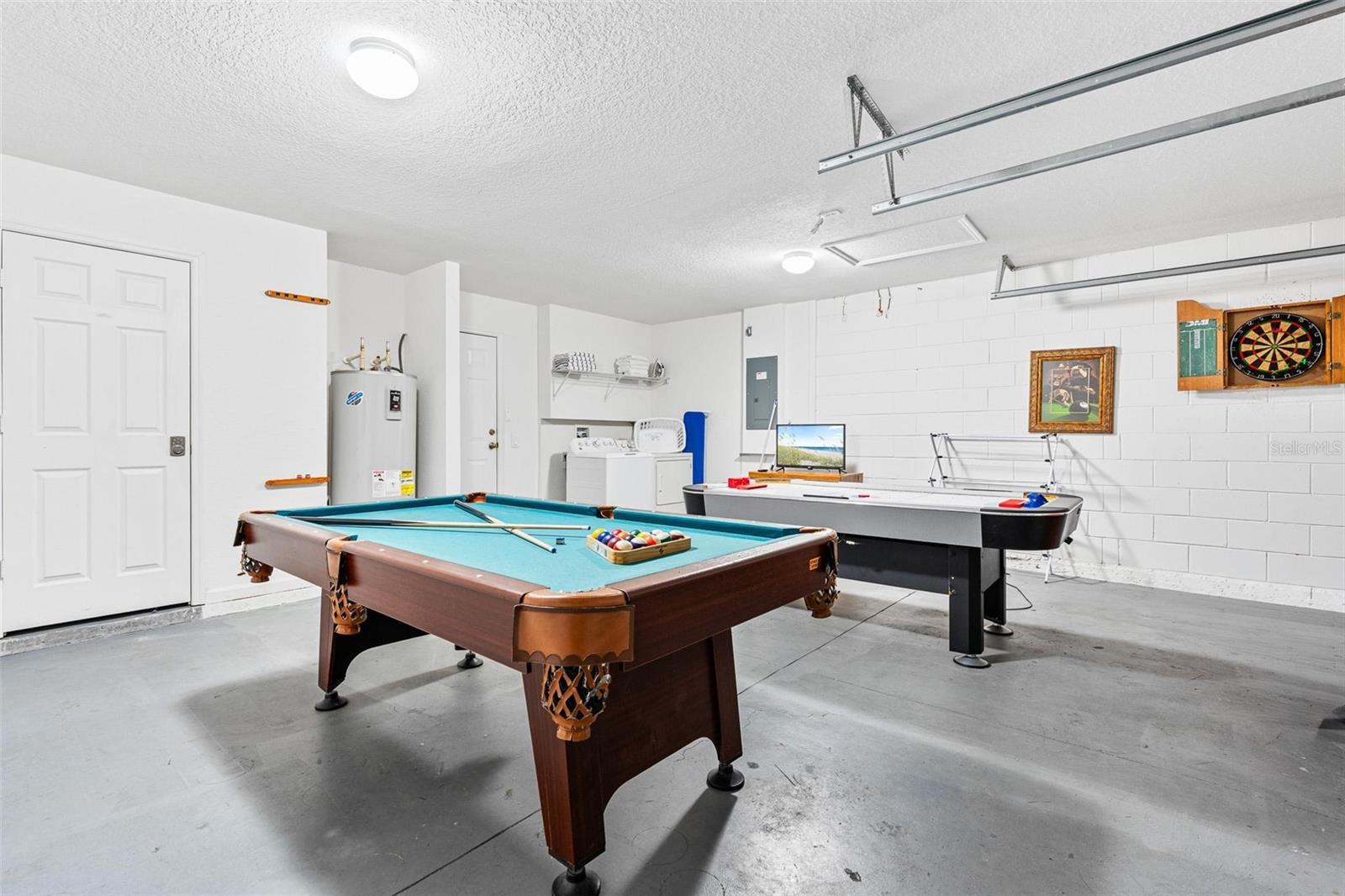 7795 BASNETT CIR