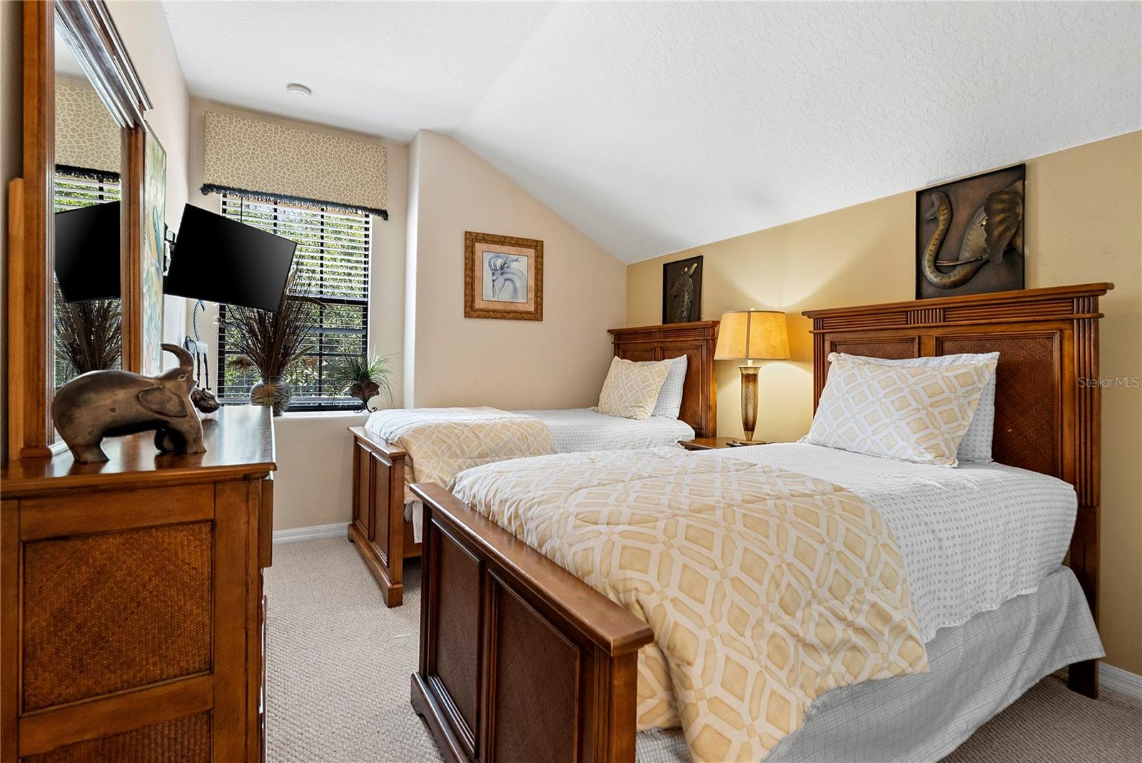 358 LAKE DAVENPORT CIR