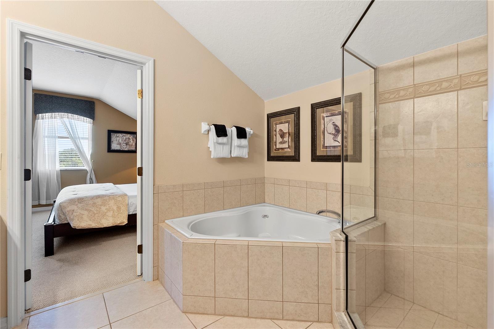 358 LAKE DAVENPORT CIR