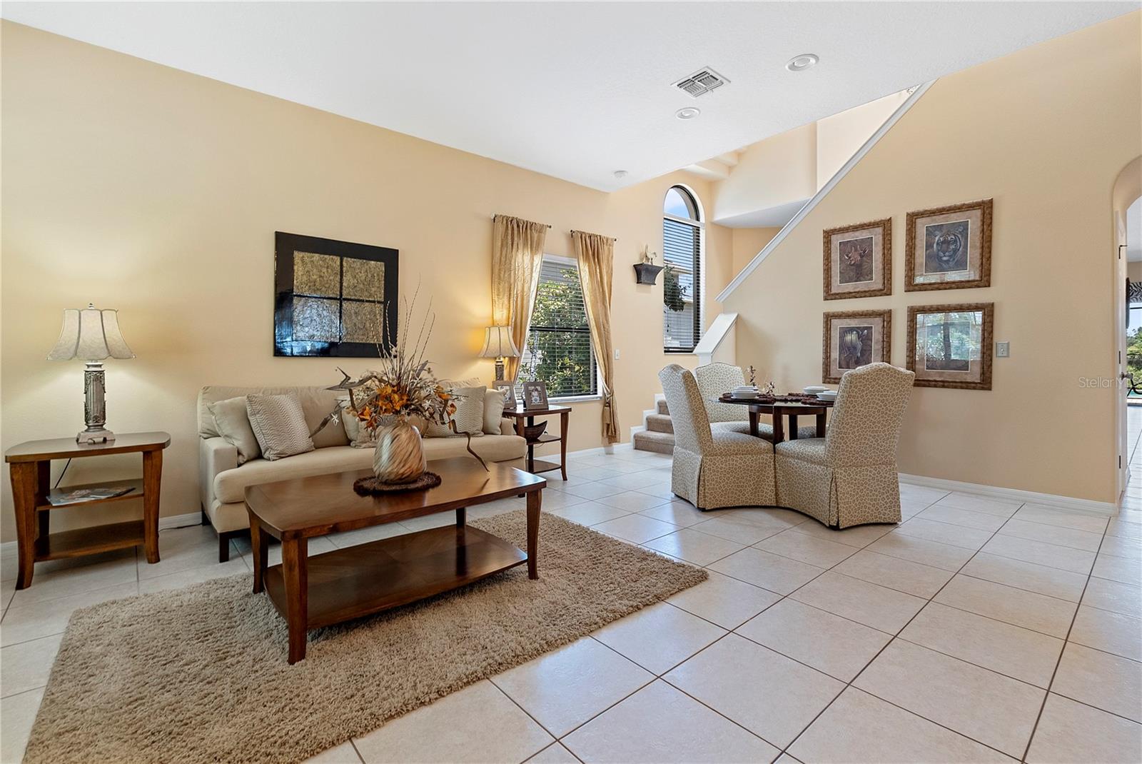 358 LAKE DAVENPORT CIR
