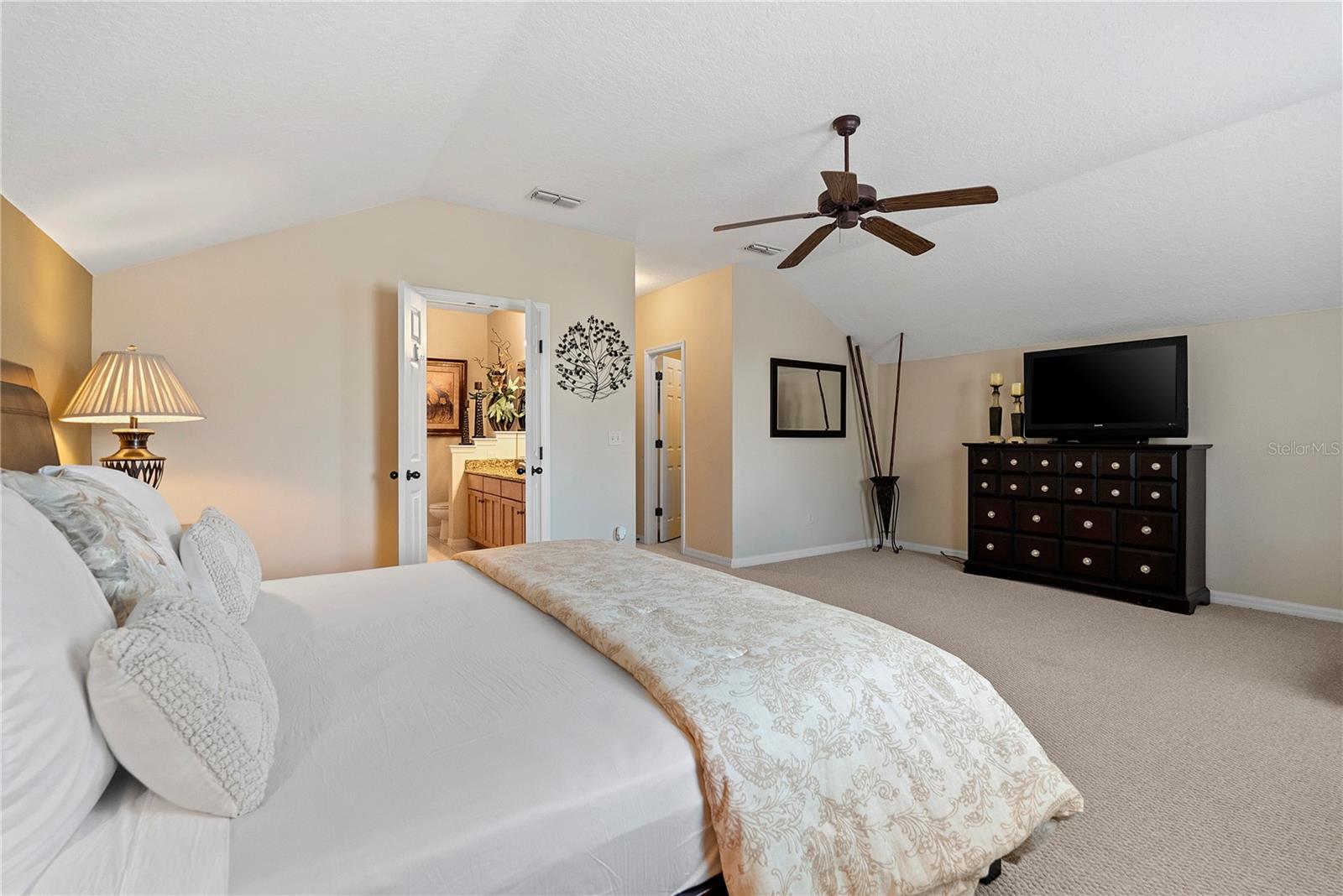 358 LAKE DAVENPORT CIR