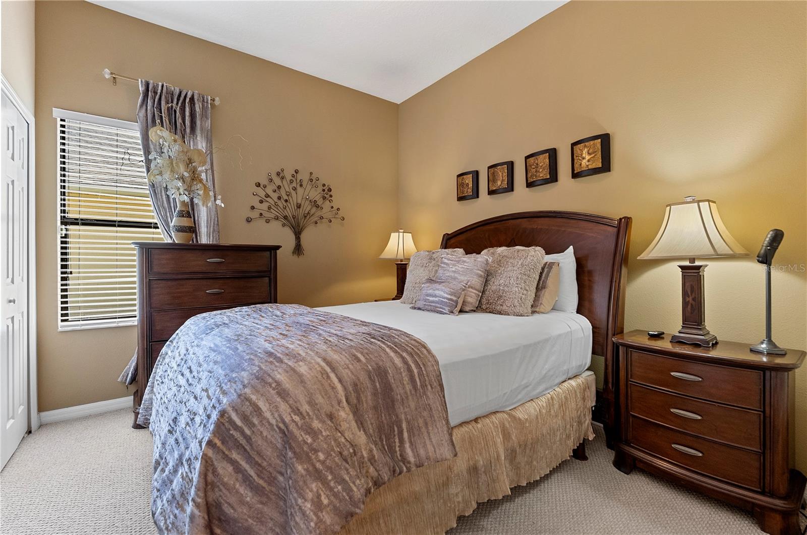 358 LAKE DAVENPORT CIR