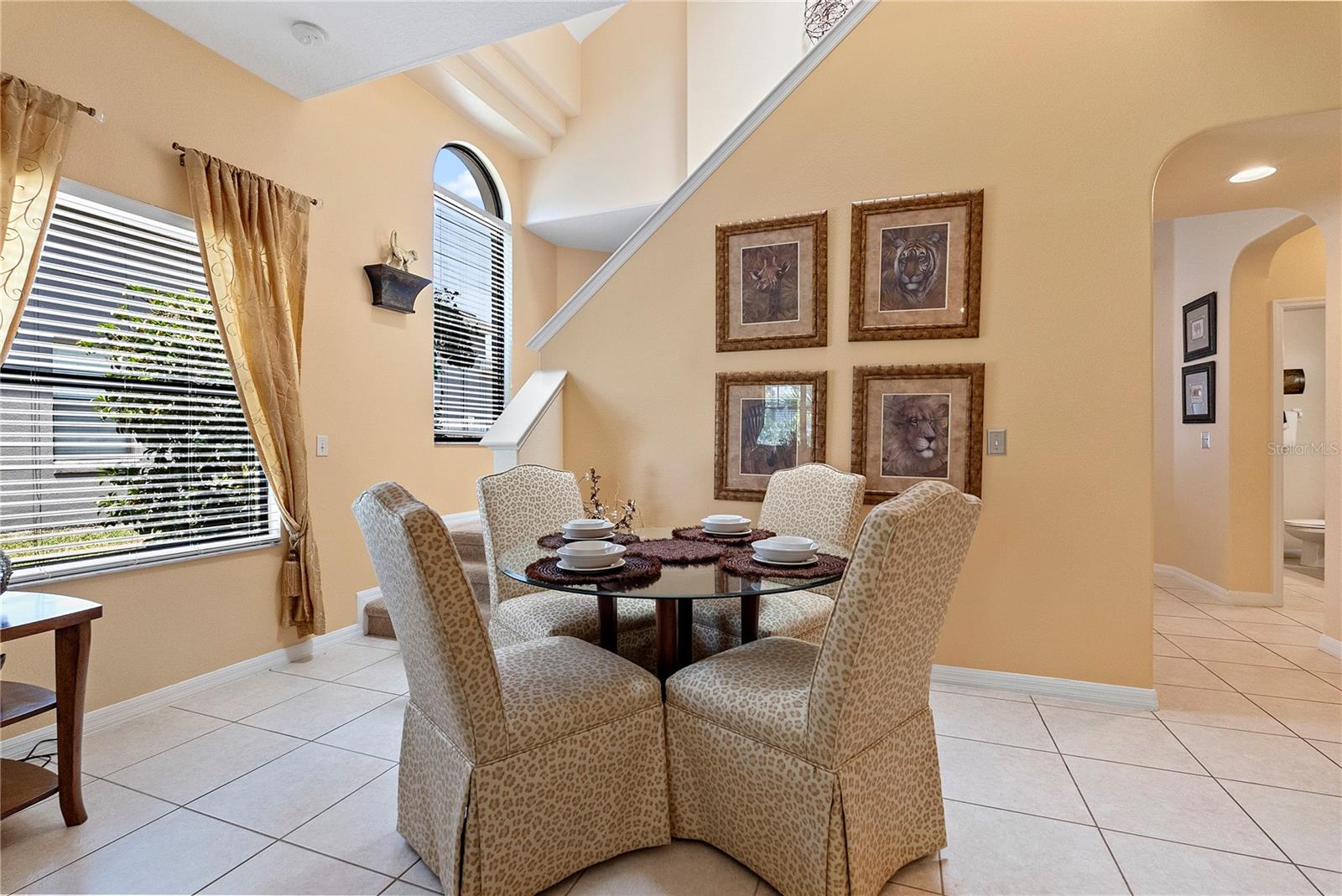 358 LAKE DAVENPORT CIR