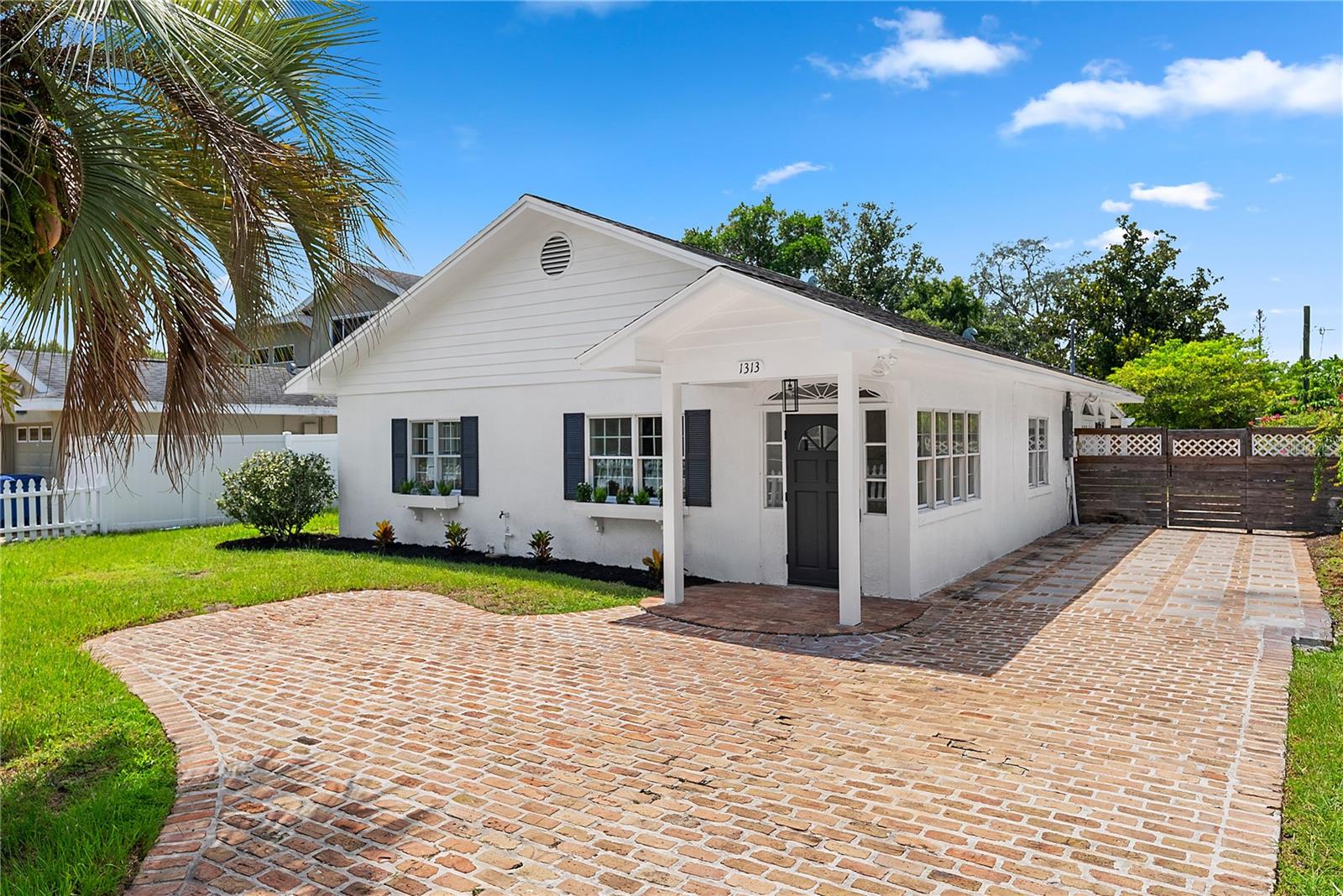 1313 S DENNING DR