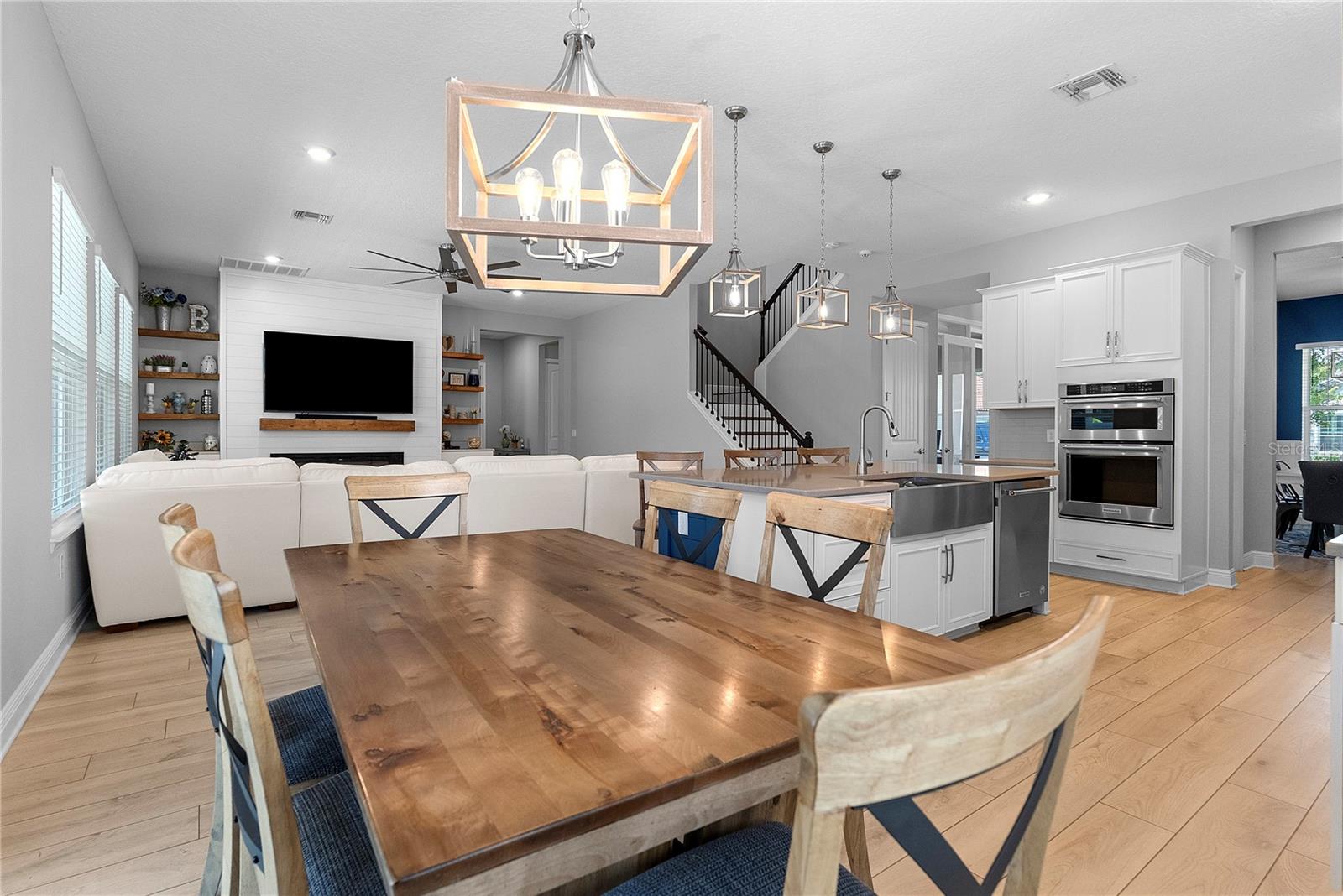 1117 WADING WATERS CIR