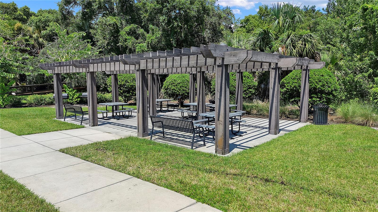 1117 WADING WATERS CIR