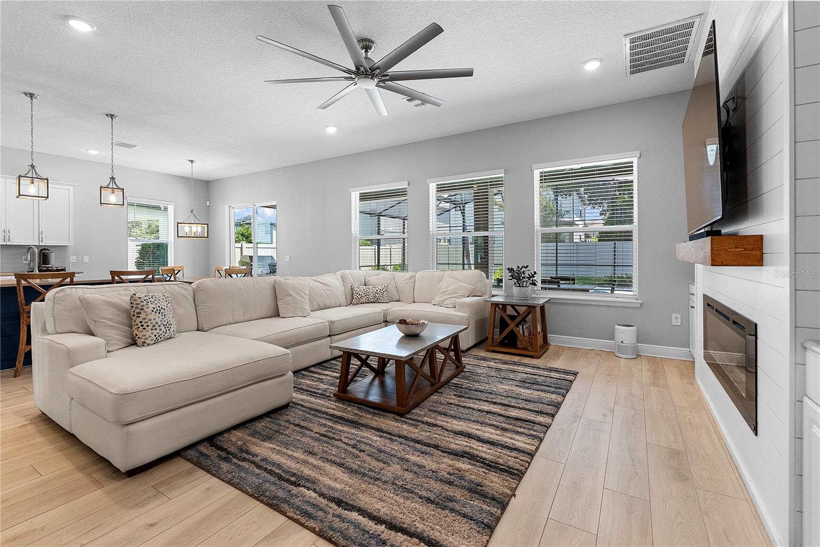 1117 WADING WATERS CIR
