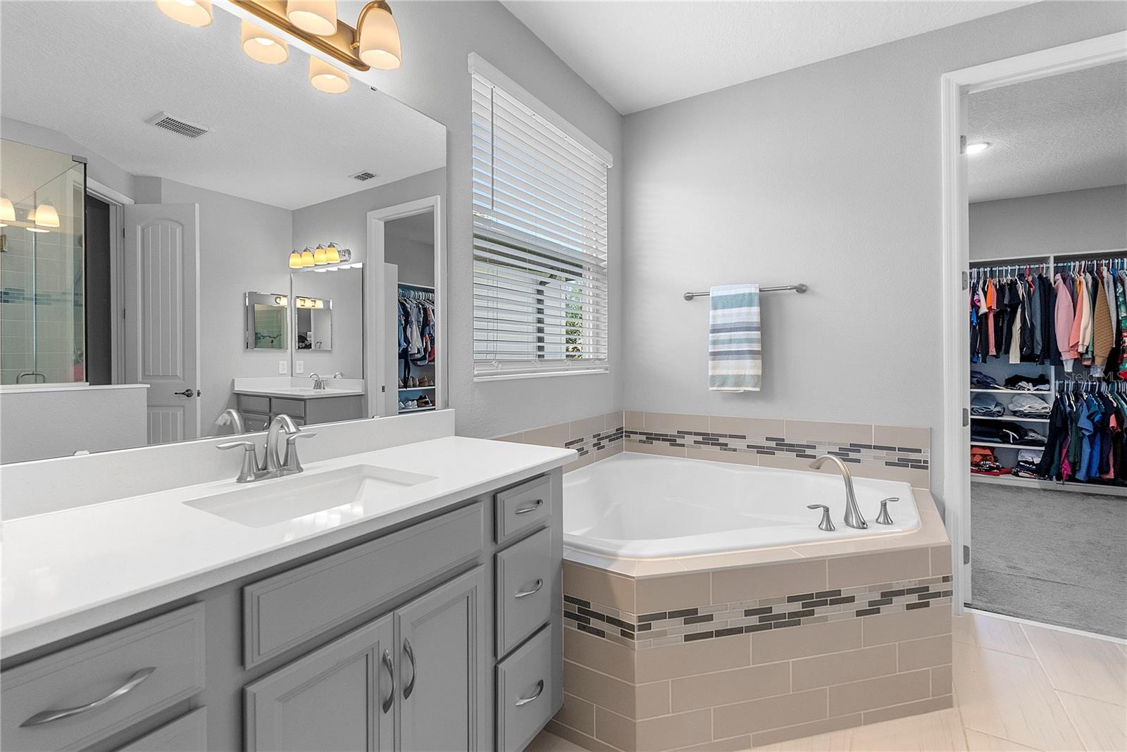 1117 WADING WATERS CIR