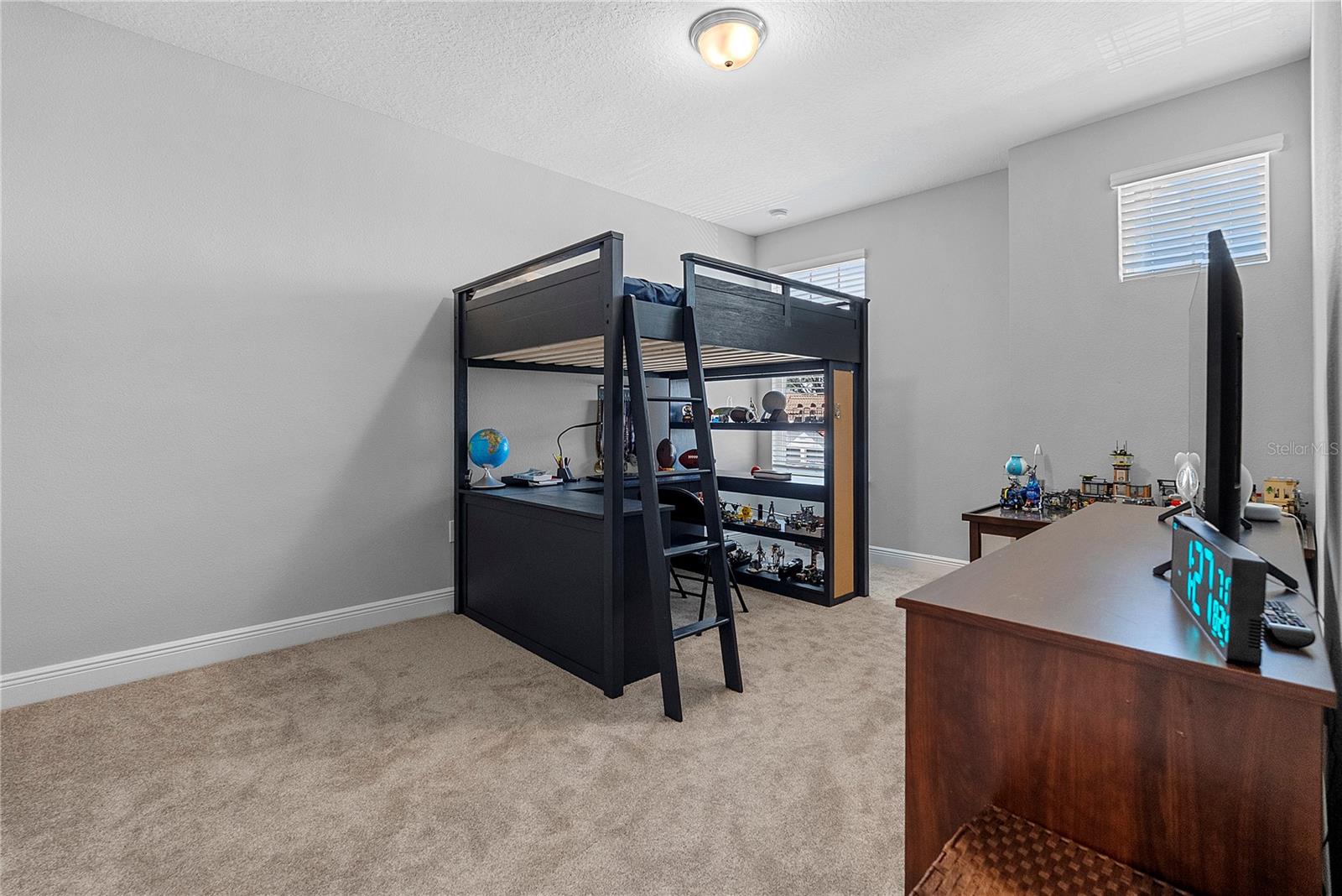 1117 WADING WATERS CIR