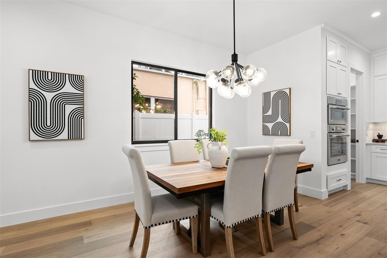 10 W HARVARD ST