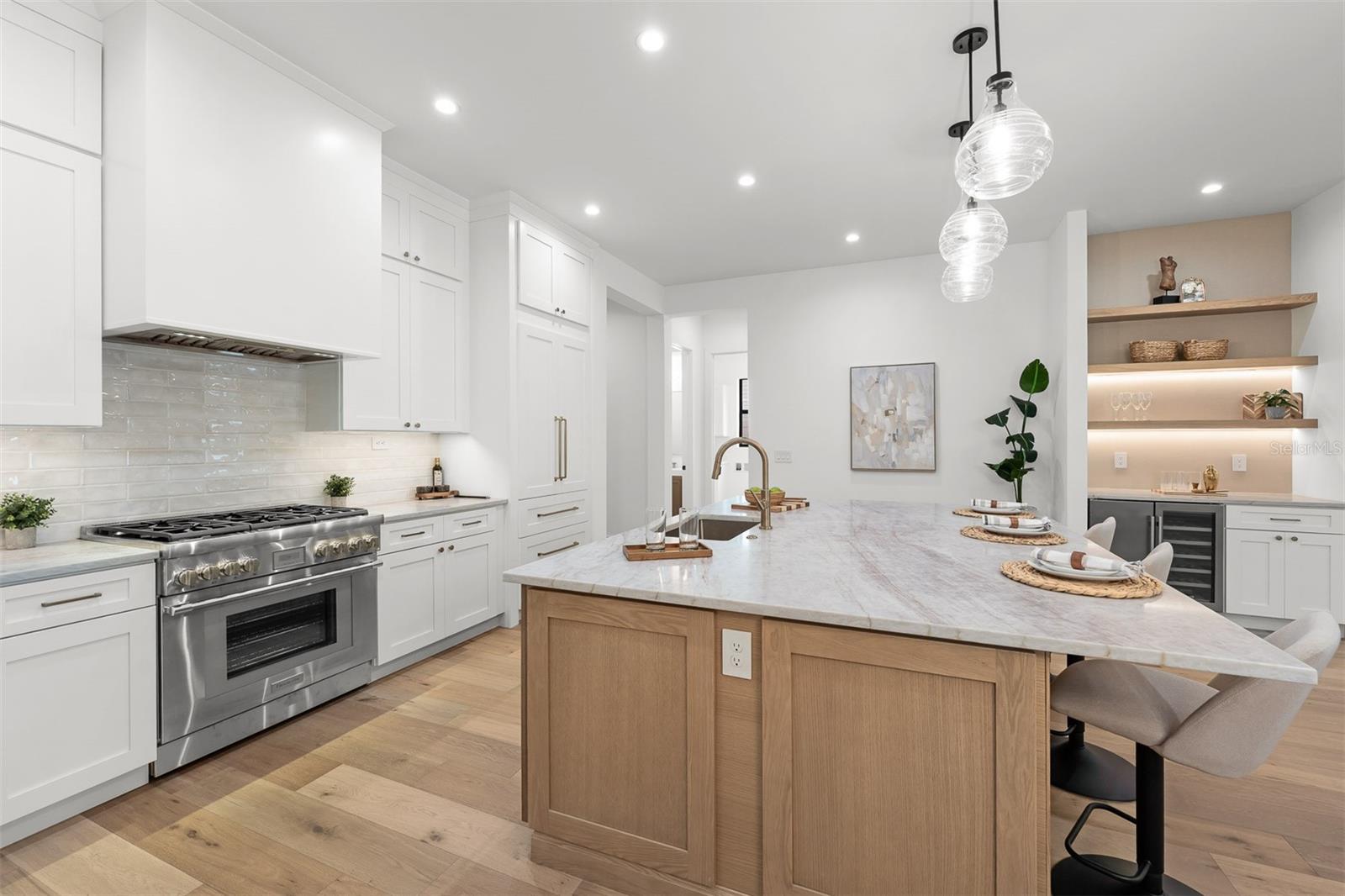 10 W HARVARD ST