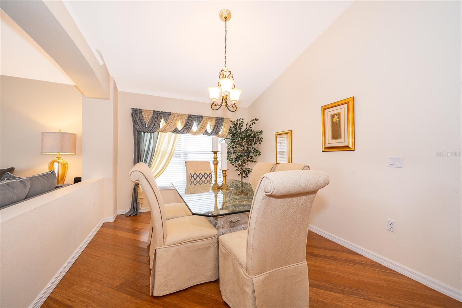 113 THORNBURY DR