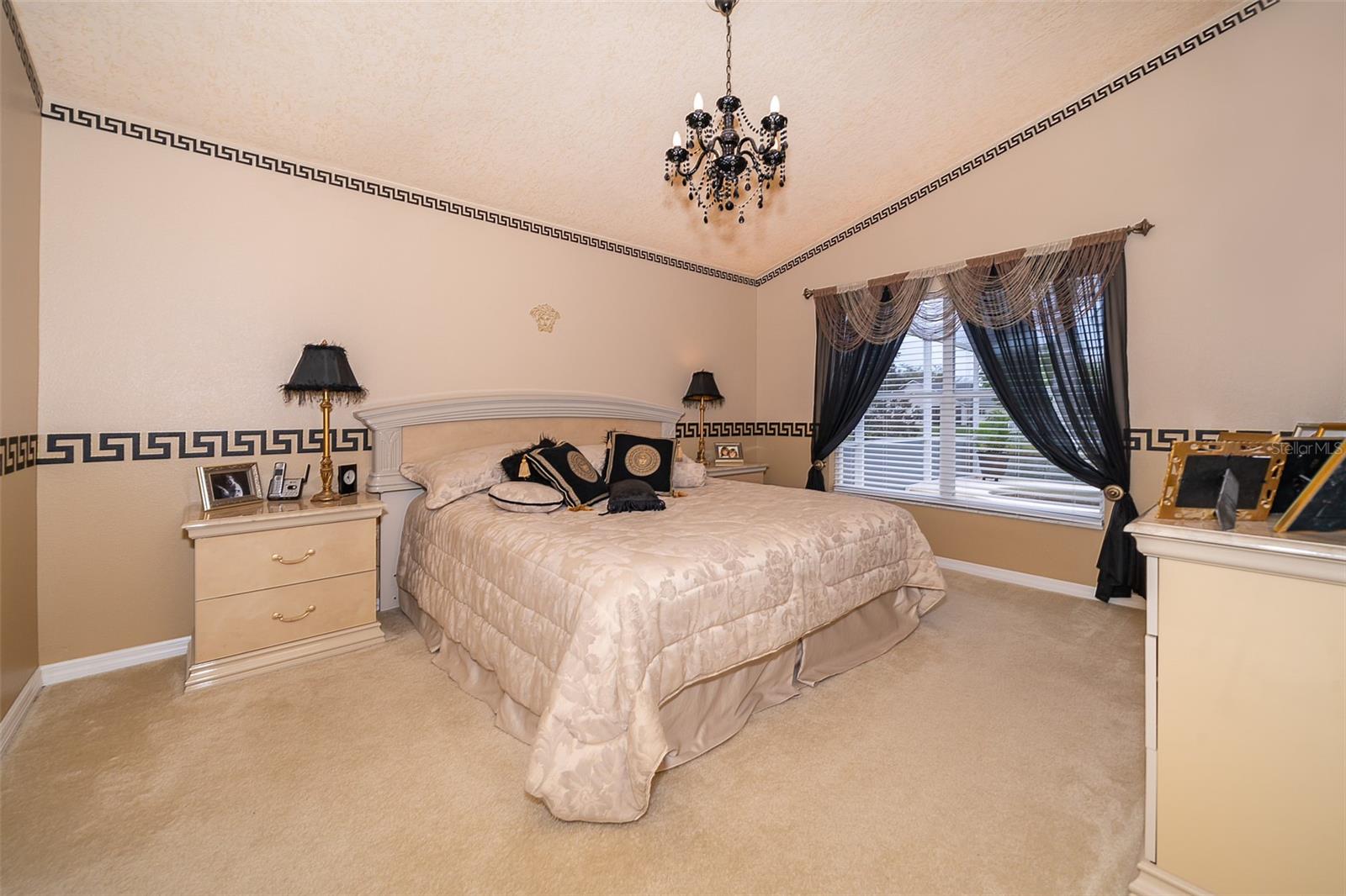 113 THORNBURY DR
