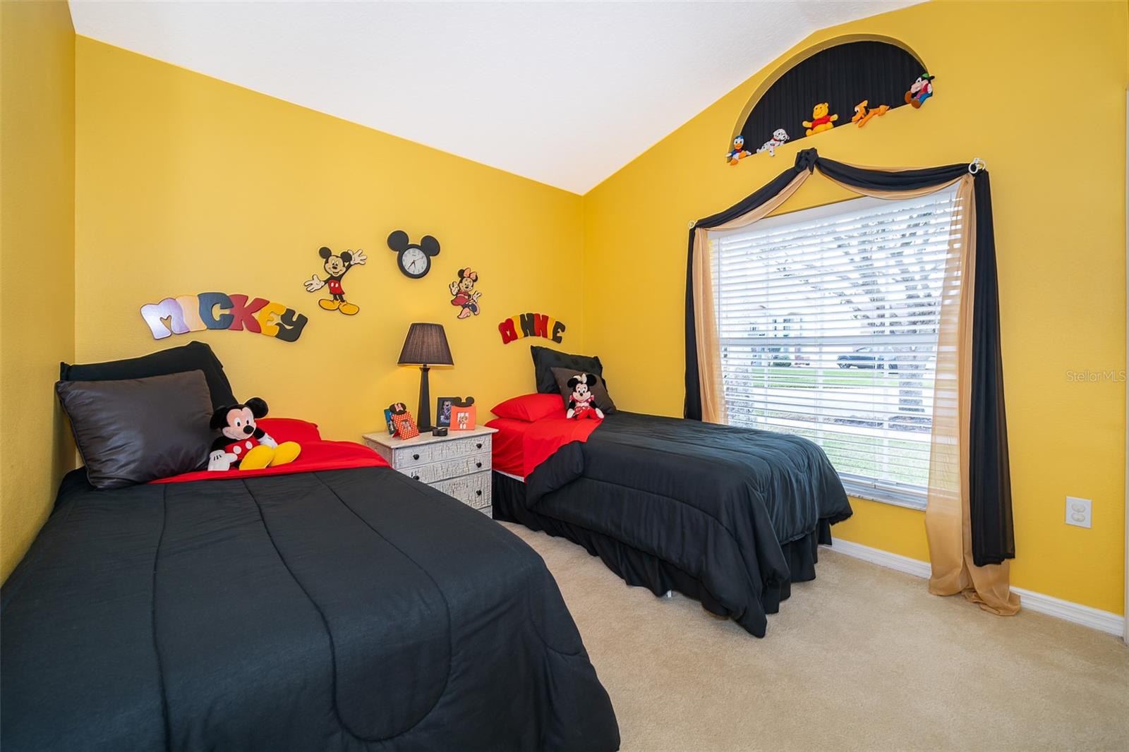 113 THORNBURY DR