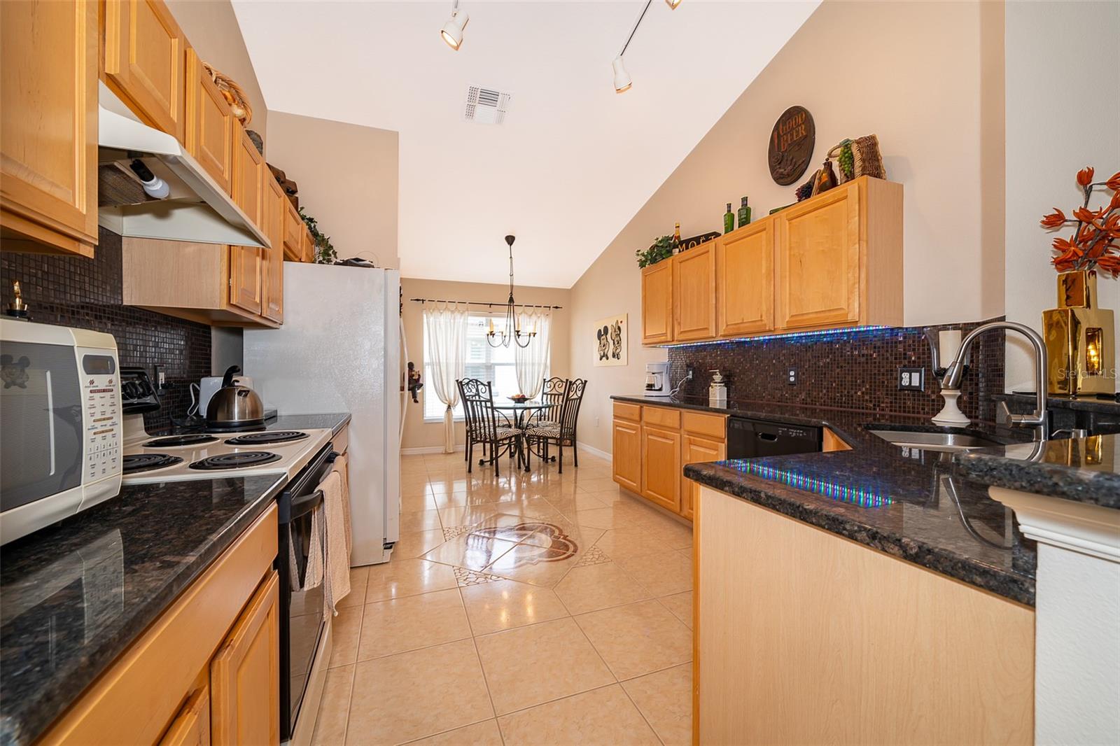113 THORNBURY DR