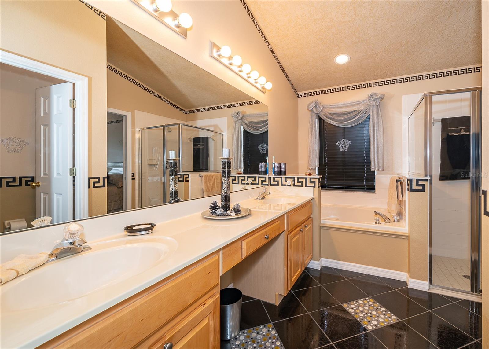 113 THORNBURY DR