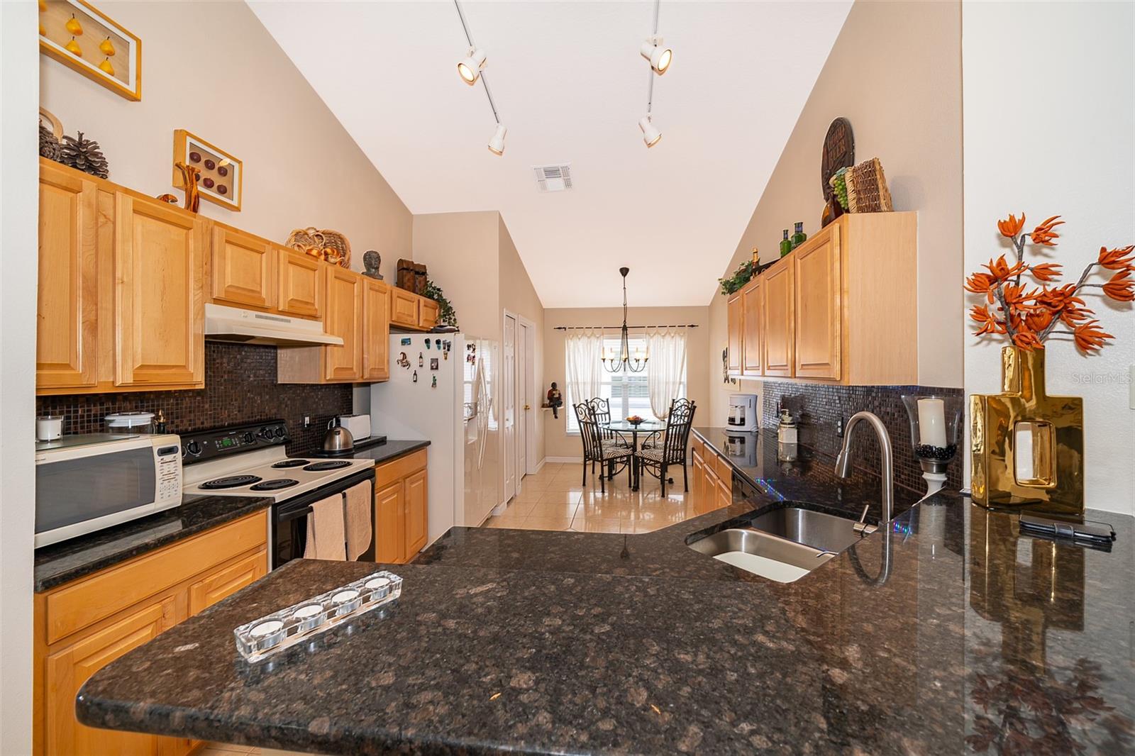 113 THORNBURY DR