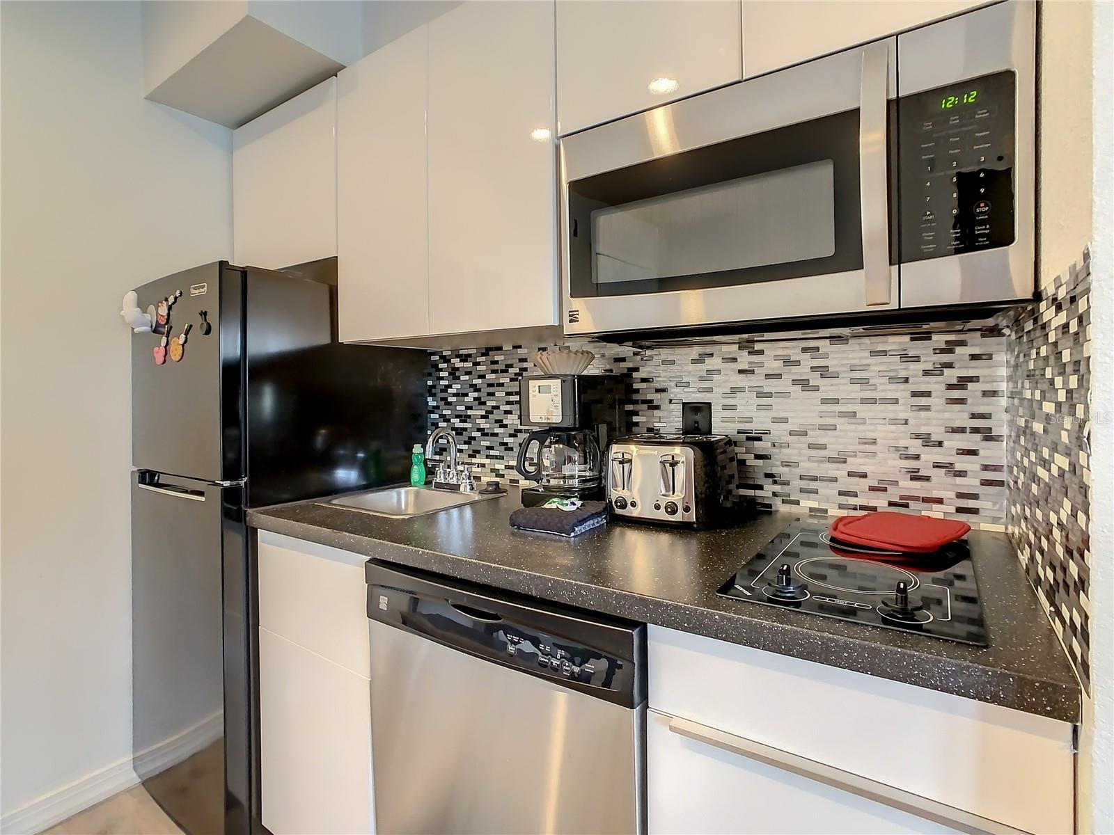 3100 PARKWAY BLVD #735