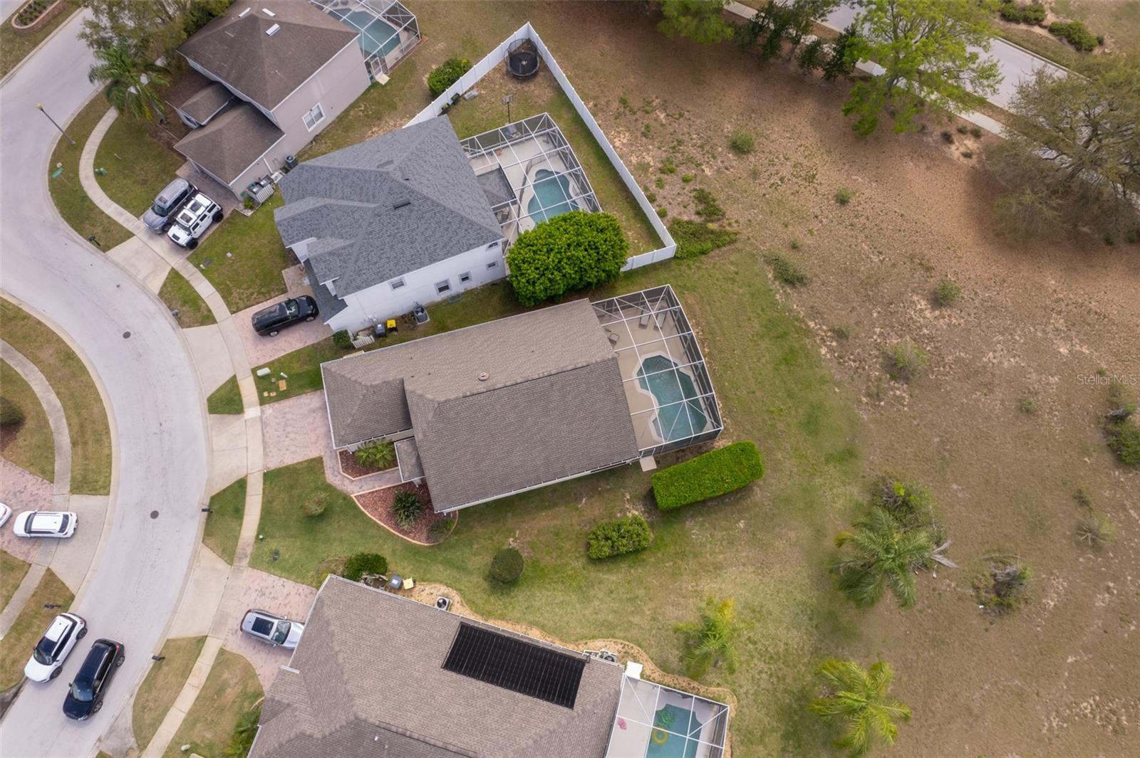 557 GLENEAGLES DR