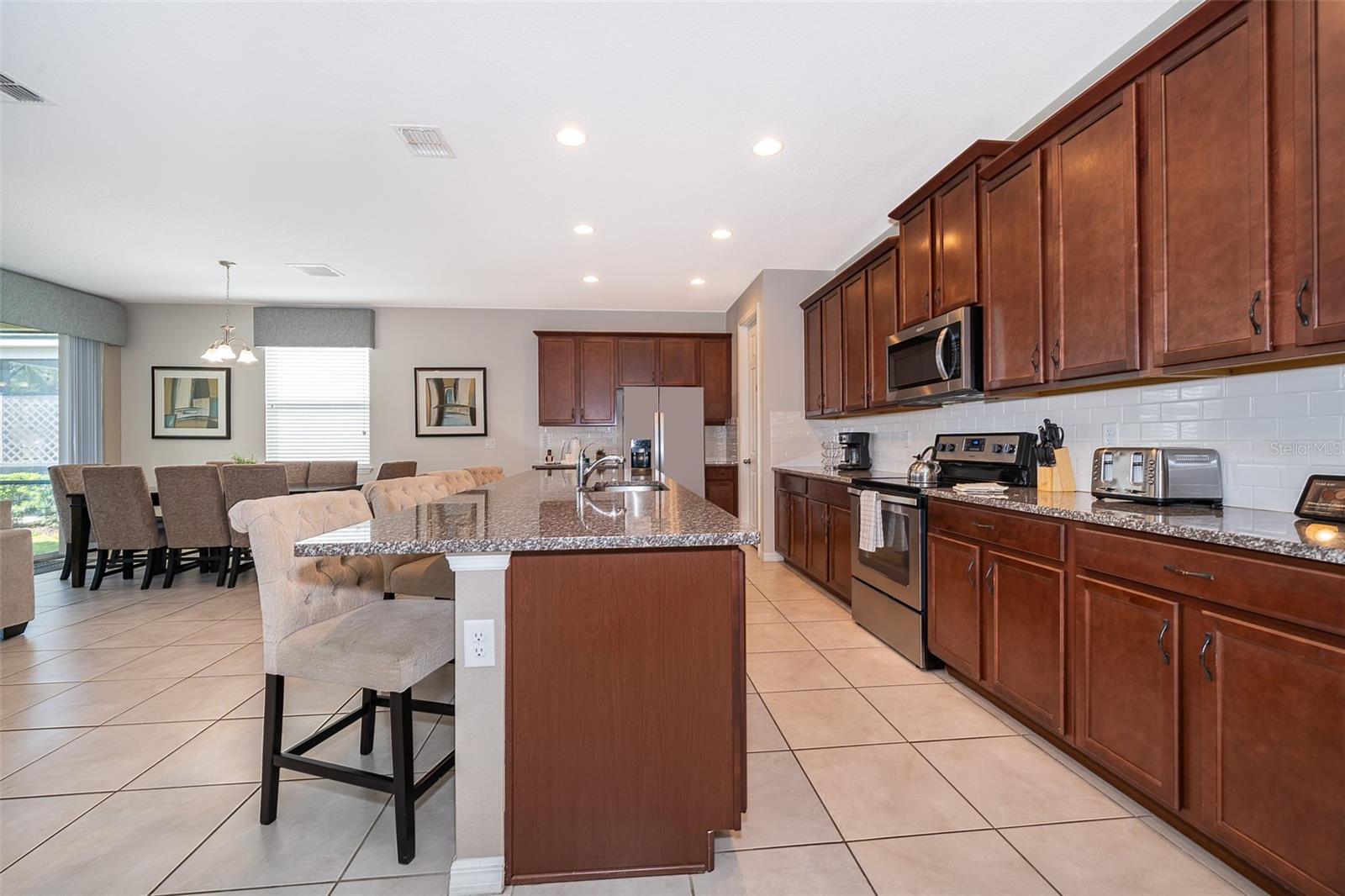 9005 SUNSHINE RIDGE LOOP