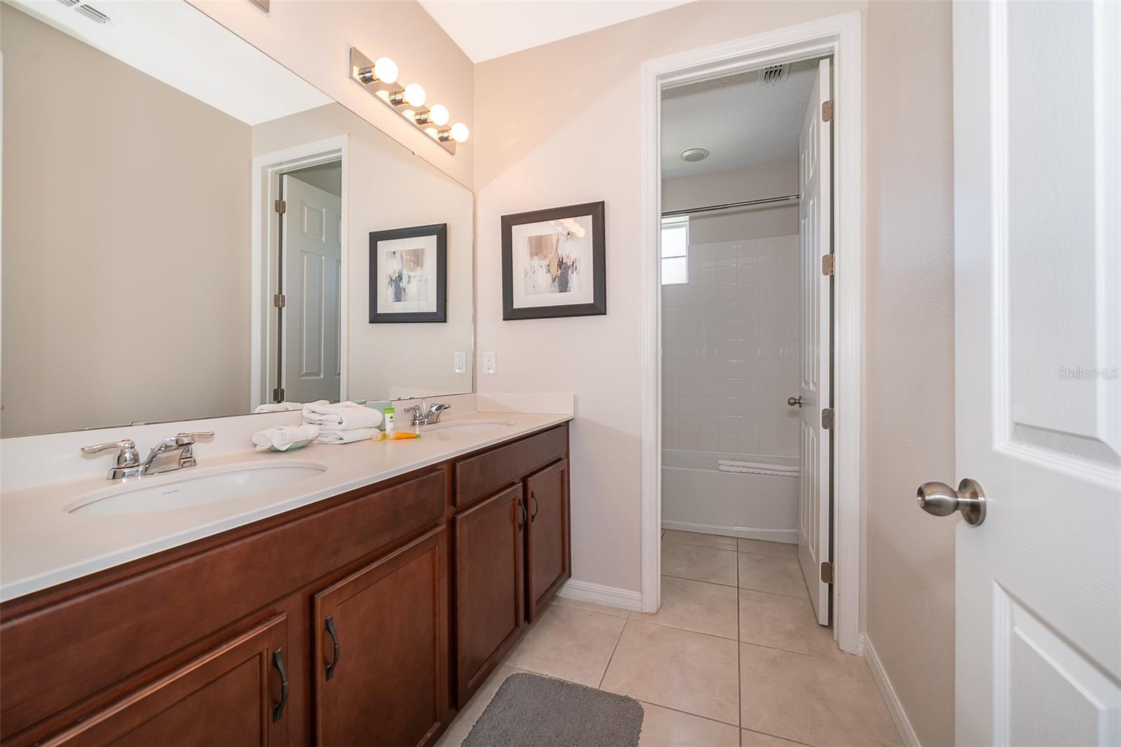 9005 SUNSHINE RIDGE LOOP