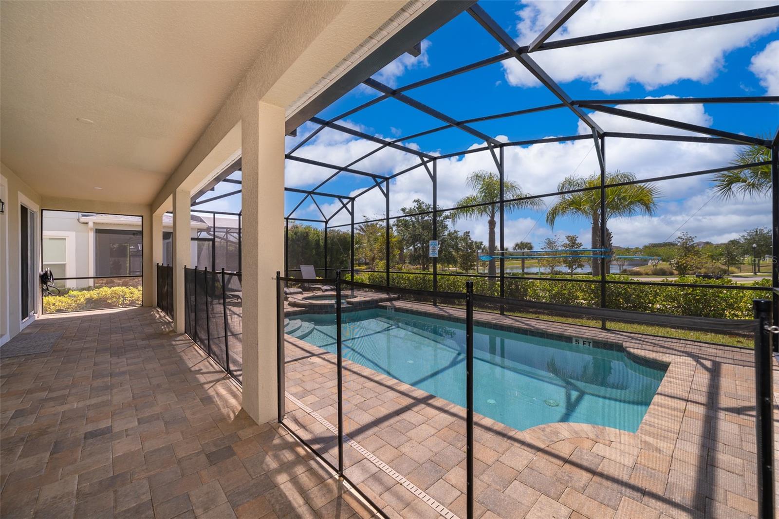 9005 SUNSHINE RIDGE LOOP