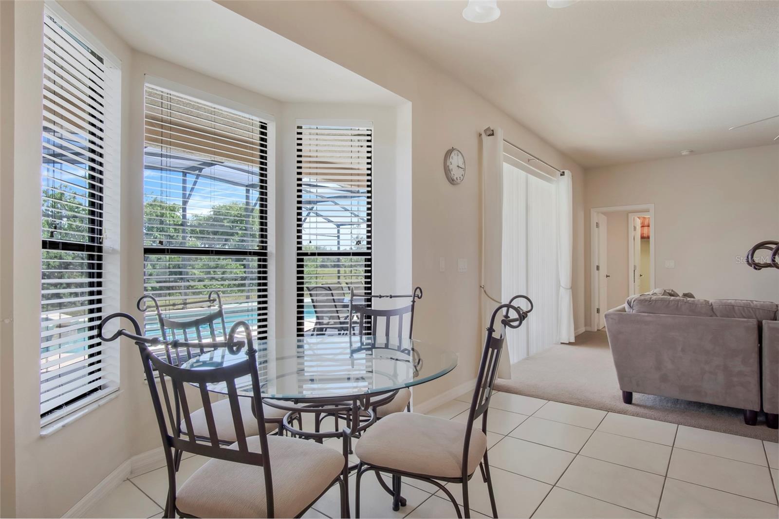 2929 SIESTA VIEW DR
