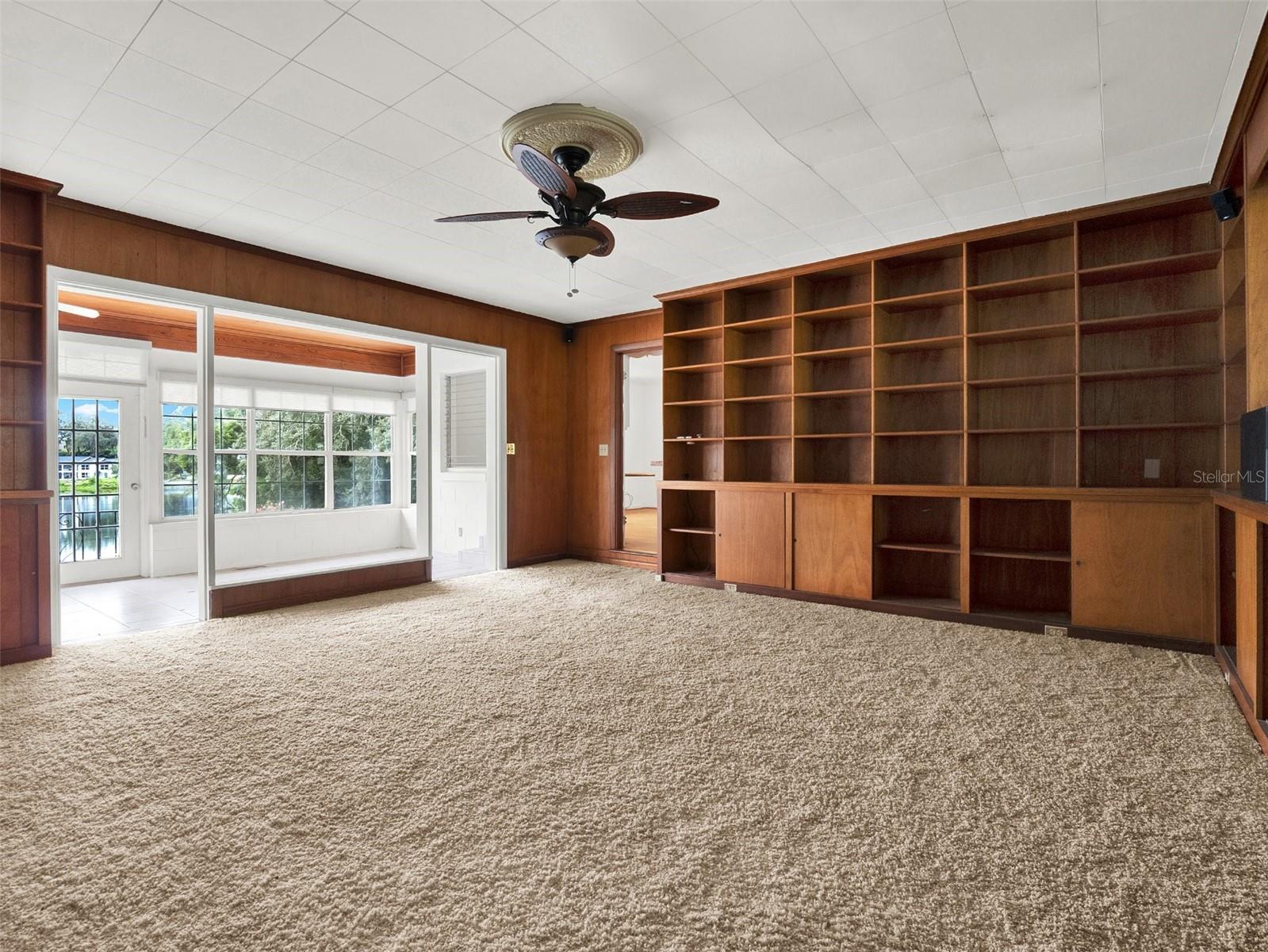 1232 LAKEVIEW DR