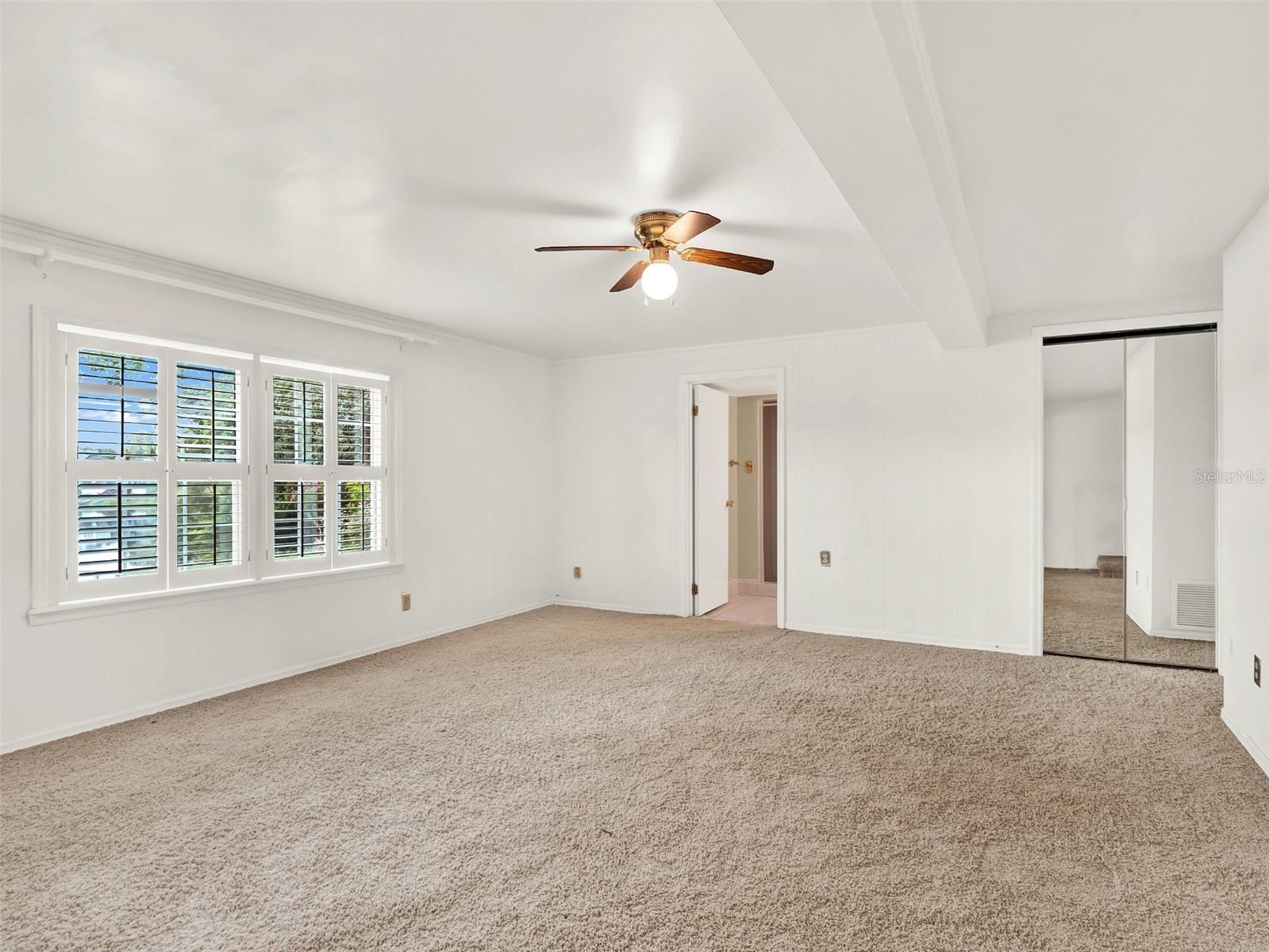 1232 LAKEVIEW DR