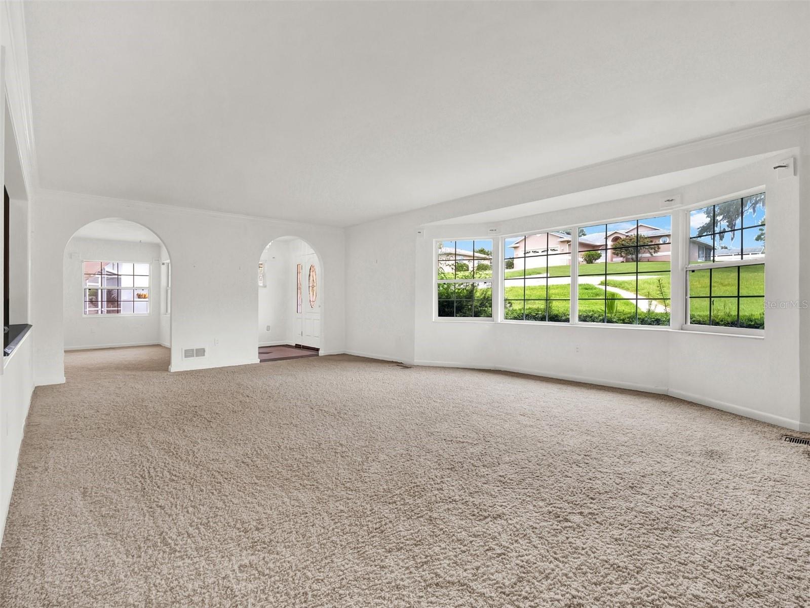 1232 LAKEVIEW DR