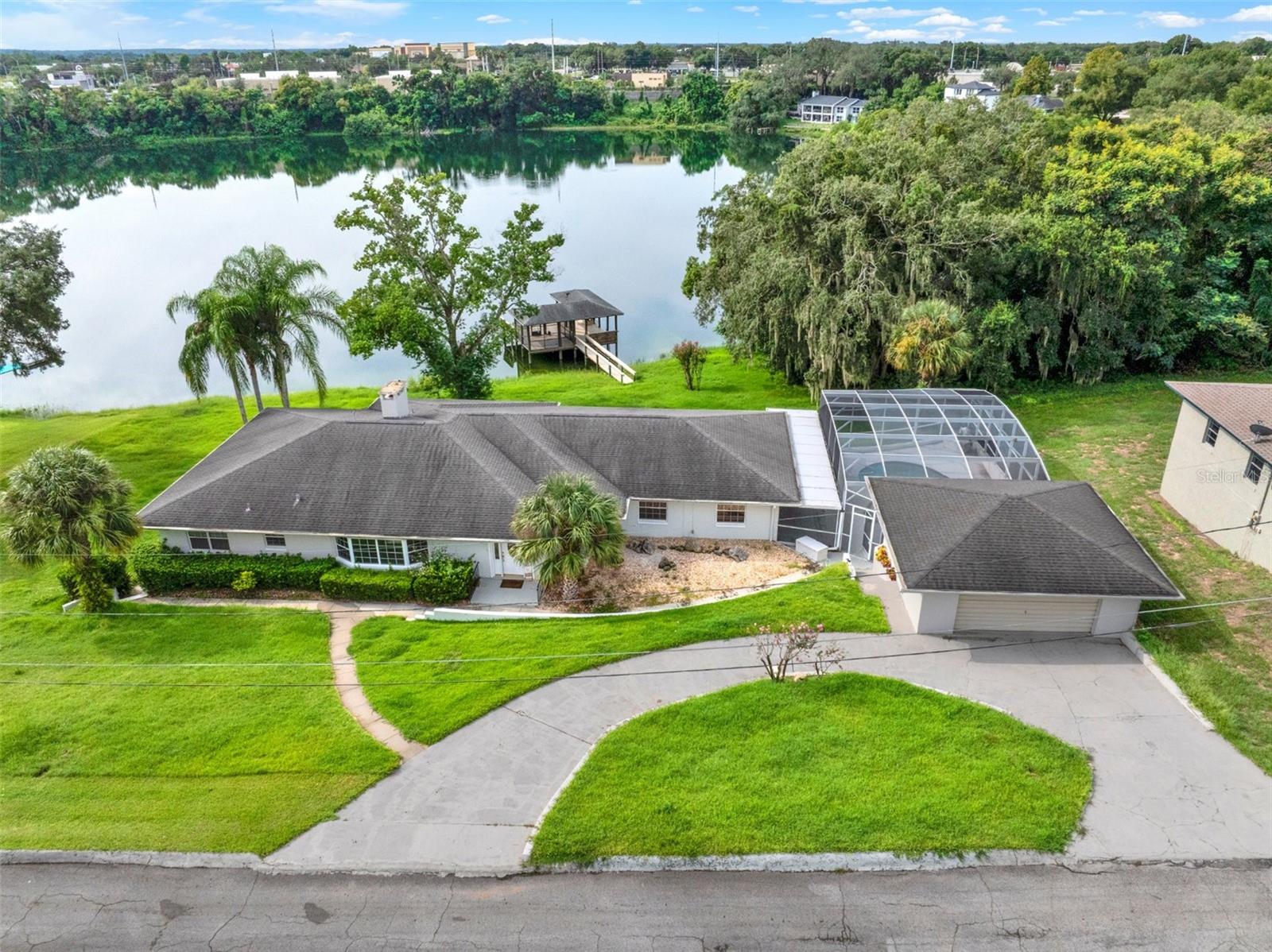 1232 LAKEVIEW DR