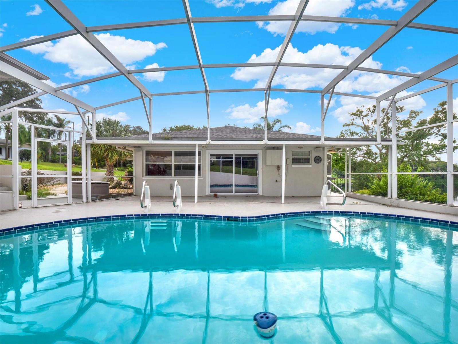 1232 LAKEVIEW DR