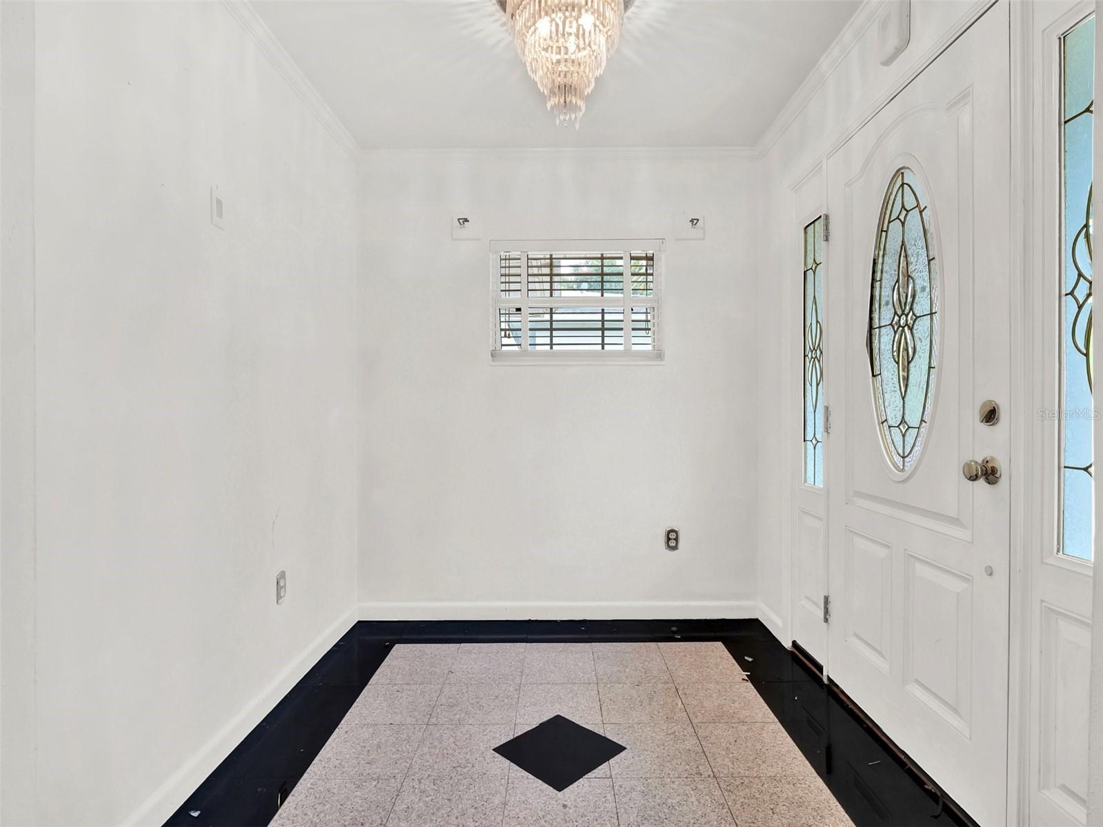 1232 LAKEVIEW DR