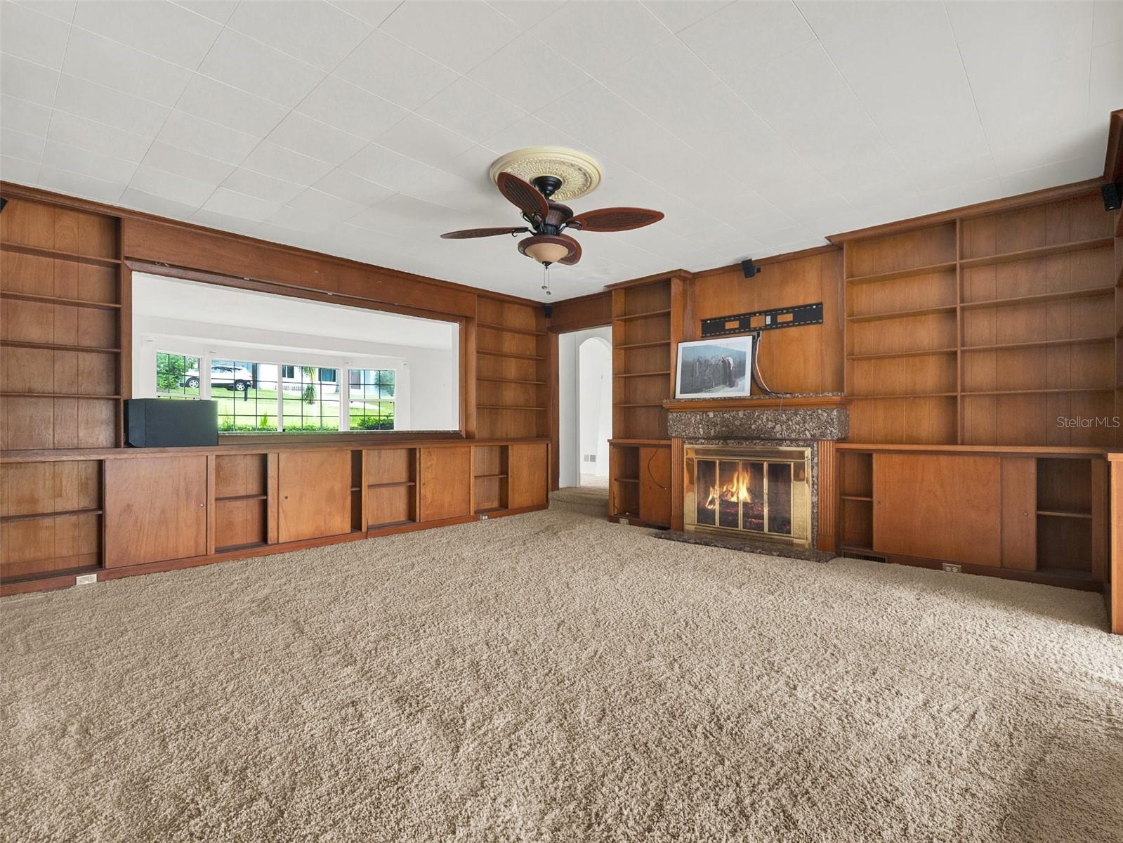 1232 LAKEVIEW DR