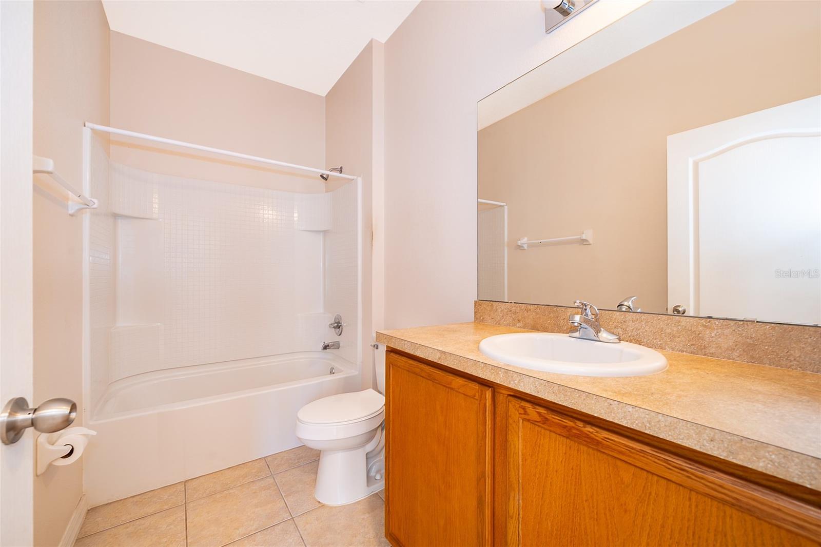 587 MARY PAULA DR